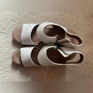 Toms sandals with heel